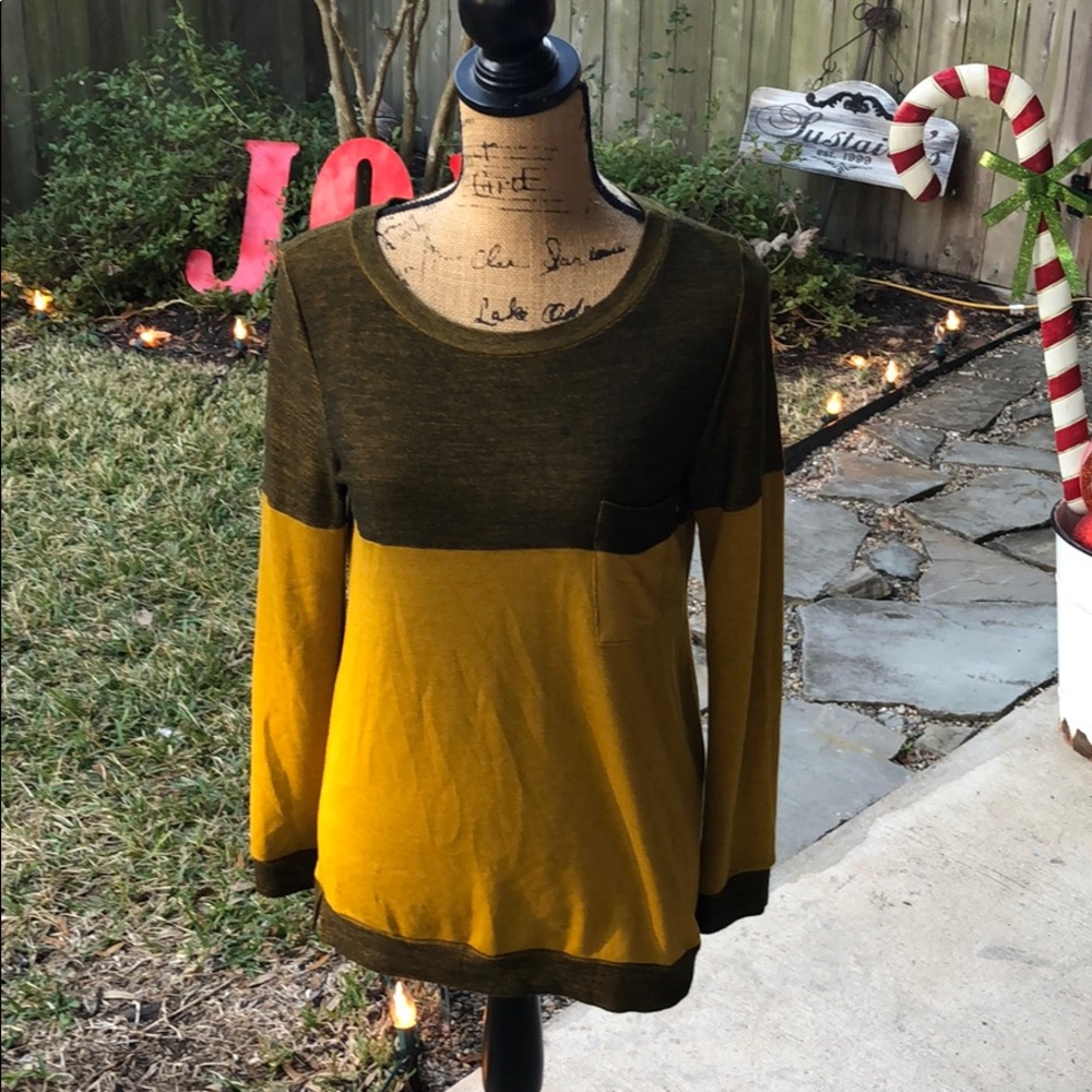 Black and gold love